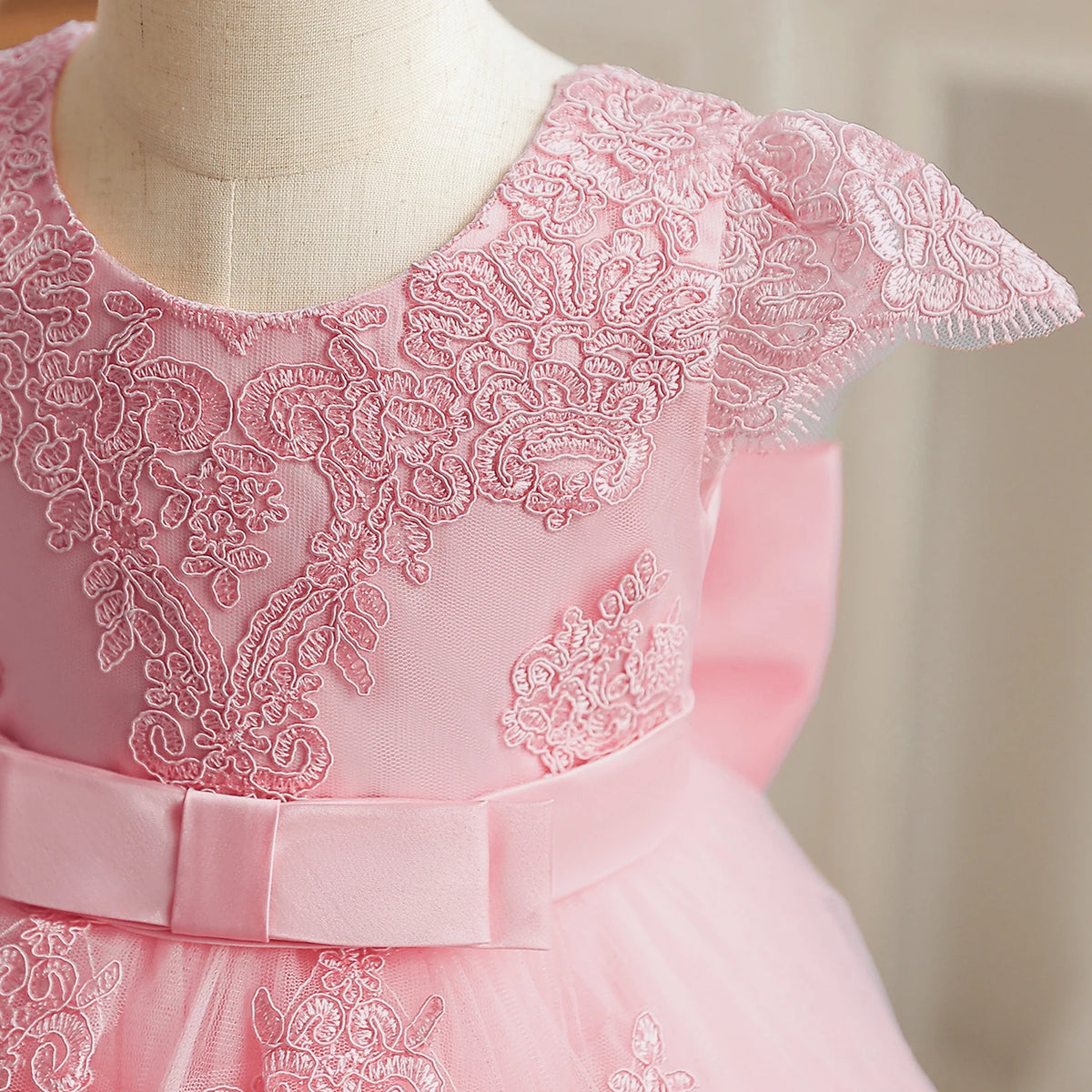 Embroidery Elegant Princess Dress for Girls Luxury Golden Lace Vintage Children Festival Party Gown Baby Formal Weddings Dresses