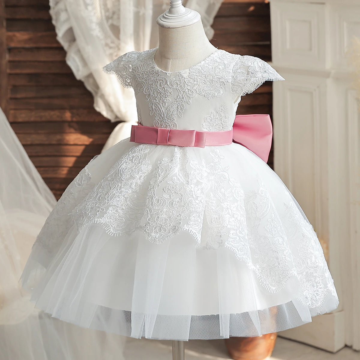 Embroidery Elegant Princess Dress for Girls Luxury Golden Lace Vintage Children Festival Party Gown Baby Formal Weddings Dresses