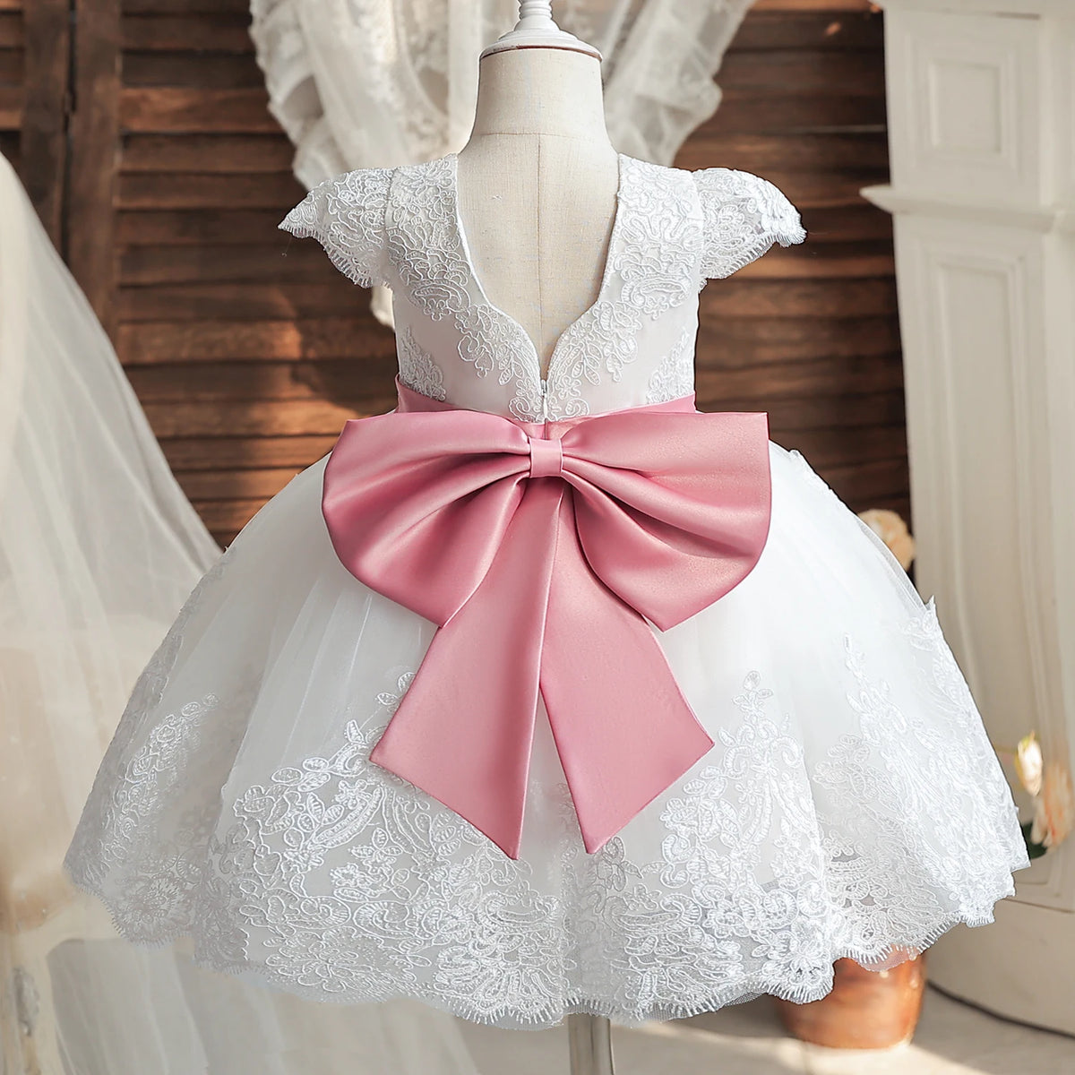 Embroidery Elegant Princess Dress for Girls Luxury Golden Lace Vintage Children Festival Party Gown Baby Formal Weddings Dresses