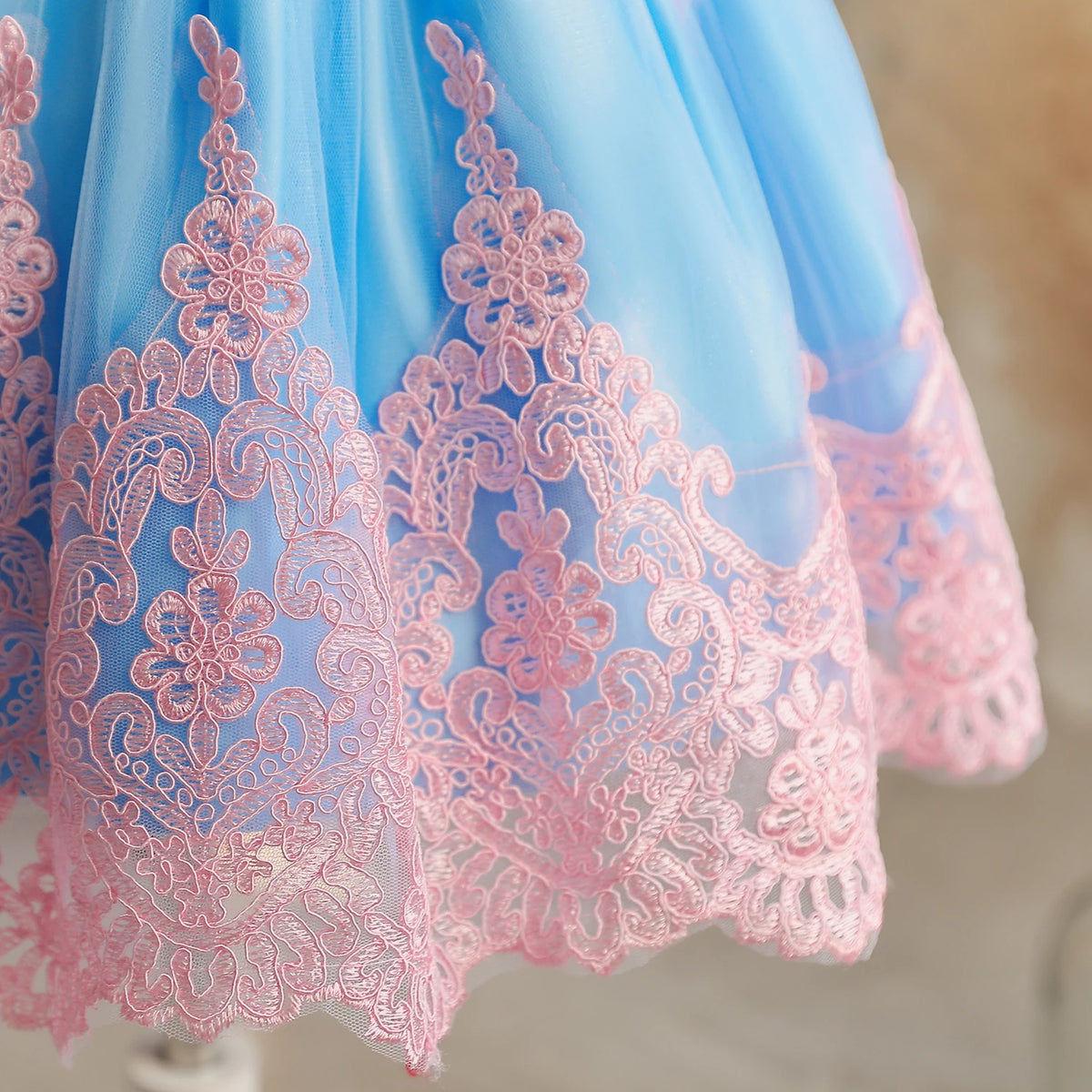 Embroidery Elegant Princess Dress for Girls Luxury Golden Lace Vintage Children Festival Party Gown Baby Formal Weddings Dresses